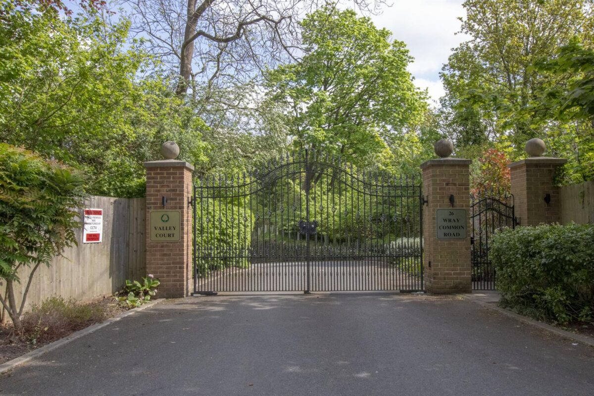 Wray Common Road, Reigate