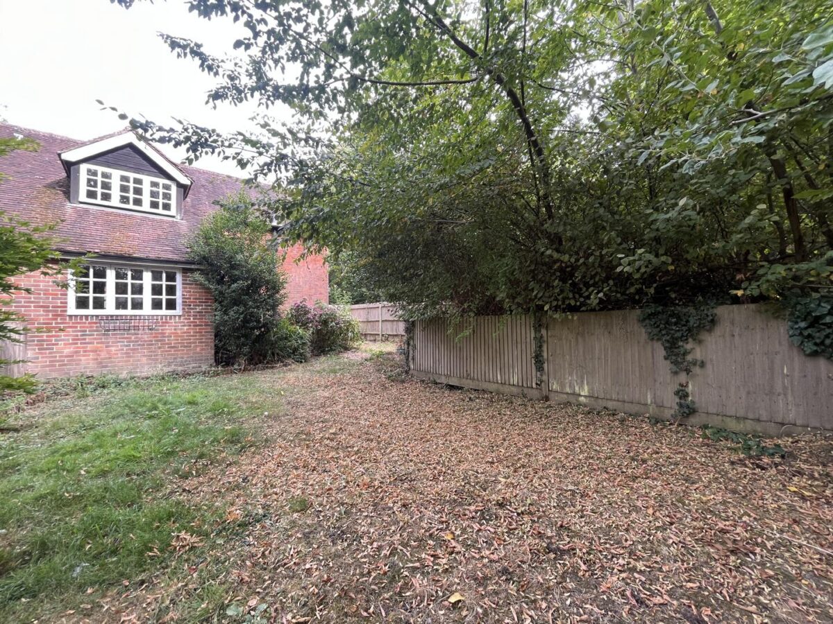 Rectory Lane, Ifield Green